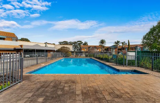 特拉加隆凱藝套房旅館