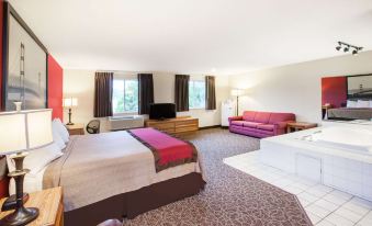 Super 8 by Wyndham West Branch