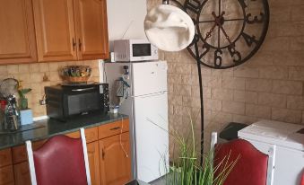 Pleasant Guest Room, 2mm from the City Center