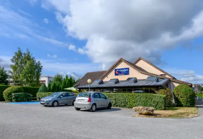 Comfort Hotel Evreux Hotel dekat Paroisse Catholique La Madeleine Netreville