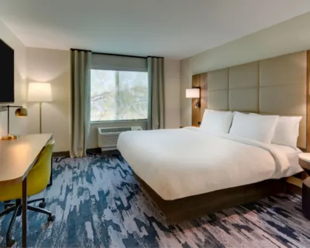 フェアフィールド イン & スイーツ バイ マリオット ダルトン ドールトンのホテル