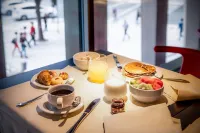Glam Milano - breakfast