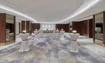 Crowne Plaza Zhuhai City Center(Qinglv Road Seaside Swimming Pool Branch)