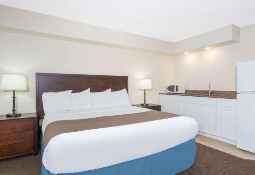 데이즈 인 & 스위트 바이 윈덤 백스터 브레이너드 에어리어