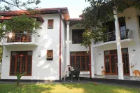 Mahakumara White House Hotel