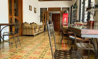 Hostal Las Puertas