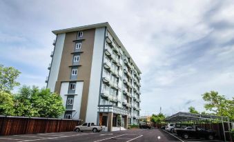 Tai-Shan Suites