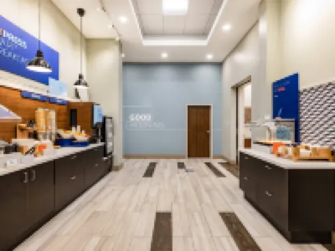 Holiday Inn Express & Suites LINCOLN DOWNTOWN by IHG Hotels in Lincoln