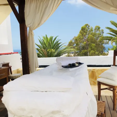 Regency Torviscas Apartments and Suites
