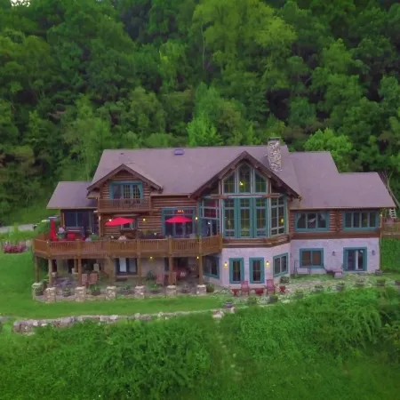 Wildberry Lodge