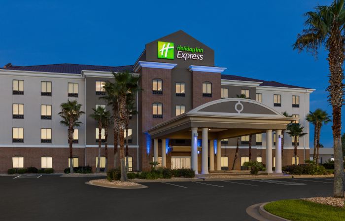 Holiday Inn Express & Suites WAYCROSS by IHG