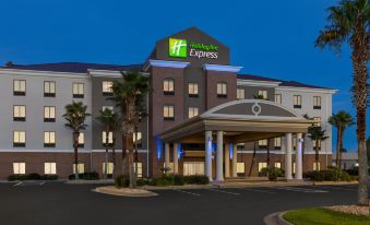 Holiday Inn Express & Suites Waycross