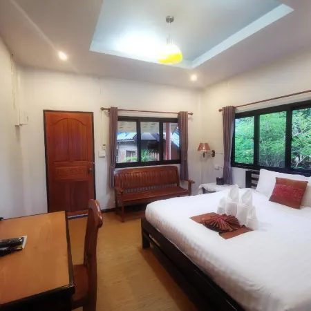 Banphu Montalang Resort Отели рядом с достопримечательностью «Храм Чонг Кум»
