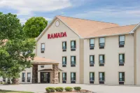 Ramada by Wyndham Strasburg Dover Hotels in Sugar Creek Township