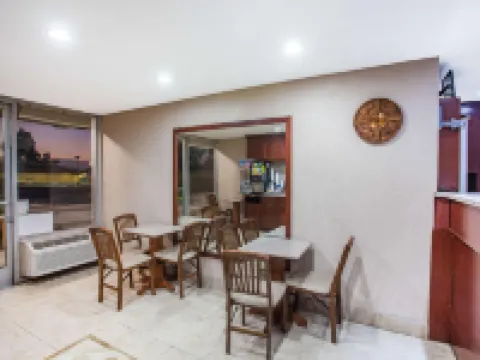 Super 8 by Wyndham Redlands/San Bernardino Hotels in Redlands