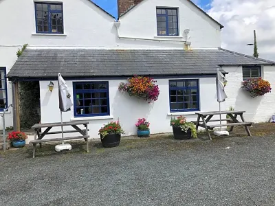 Blue Lion Inn Hotel di Milton Abbot