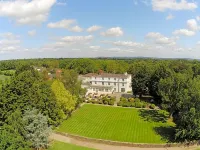 Cbh Rowton Hall Hotel and Spa - parking