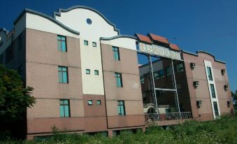 Kinsa Holiday Hotel - Housity