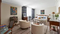Hôtel Juana Hotel dekat Antibes-Juan les Pins Train Station
