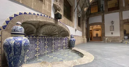 Hostal Casa MX Centro Отели рядом с достопримечательностью «Музей карикатур»