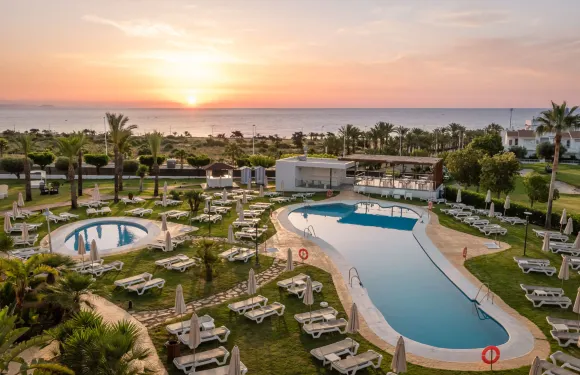 喜悦莫賈卡爾宮酒店 - 限成人入住