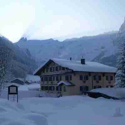 Hotel Garni Hostatt Hotel Exterior