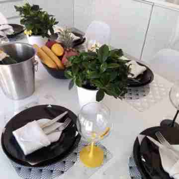 6 Bed Villa - Sleeps 15 - Pets - Pool - Jacuzzi Dining/Meeting Rooms