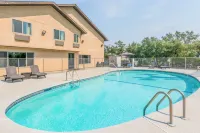 Super 8 by Wyndham Redding Hotels in Anderson