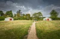 Le Village des Templiers - Gîtes et Yourtes Hôtels à proximité de : ADD Gisors | Eglise Source de Siloé (anciennement Eglise Evangélique de Gisors)
