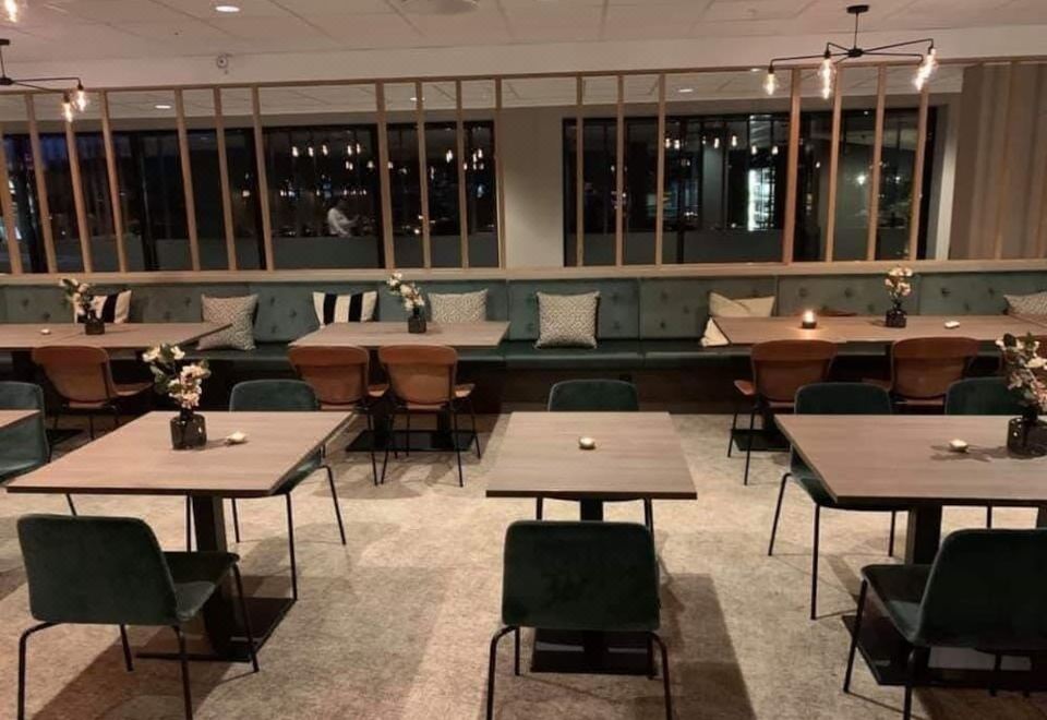 하르당게르피오르 호텔 크밤의 레스토랑 내부
