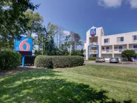 Motel 6 Virginia Beach, VA Hotels near Sandler Center