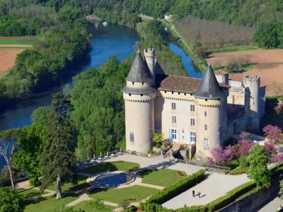 Château de Mercuès Các khách sạn ở Saint-Pierre-Lafeuille