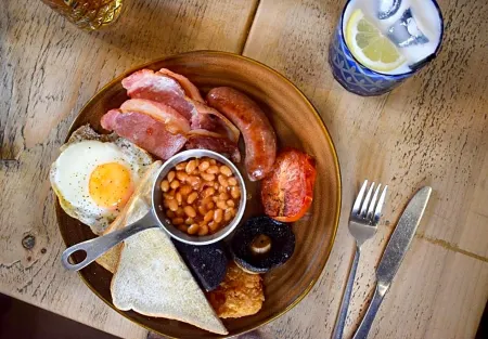 The White Hart Inn Отели в г. Риддингс