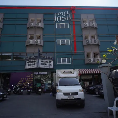 Josh Hotel Отели рядом с достопримечательностью «Станция надземного метро Ari»