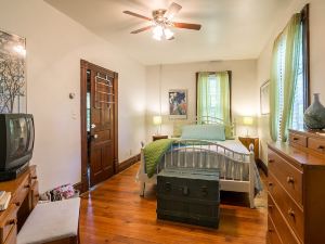 The Cottonwood Inn B&B