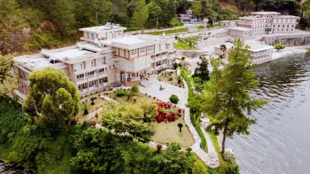 Portola Grand Renggali Hotel Takengon Отели в г. Такенгон