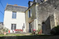 Les Voies Blanches Hotels in Vouvray