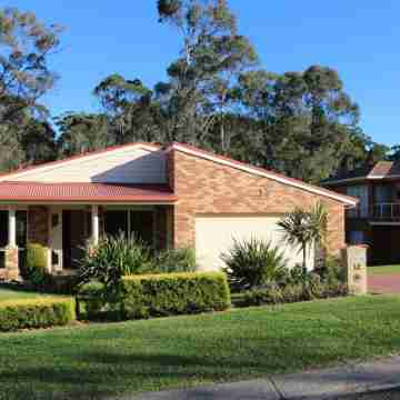 Bellevue on the Bay Hotel Exterior