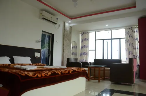 Hotel Deluxe Krishna Sea View Ganpatipule - parking