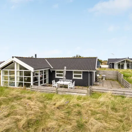 "Dreng" - 800m from the Sea