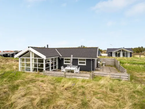 "Dreng" - 800m from the Sea