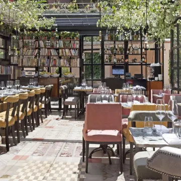 Hotel the Corner Roma Отели рядом с достопримечательностью «Станция метро Piramide»