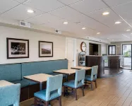 Quality Inn Ocean City Beachfront - Breakfast