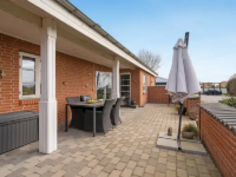 "Delina" - 200m from the Sea