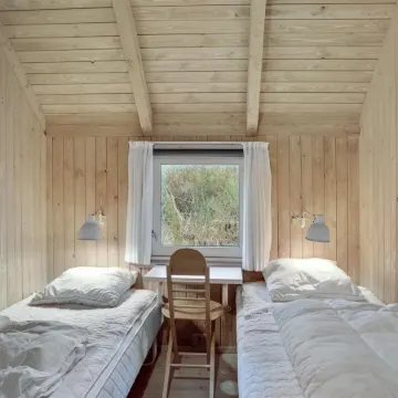 "Catarine" - 1.1km from the Sea