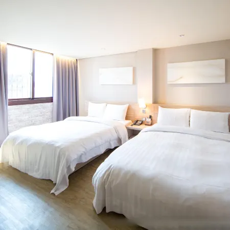 Smile 73 Hotel Отели рядом с достопримечательностью «Тай Чун Парк»