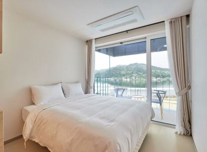 파로티아 워터하우스