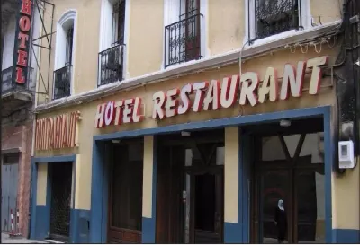 ホテル モンパルナス のホテル