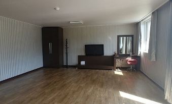 Hongcheon Sun Hotel - Housity
