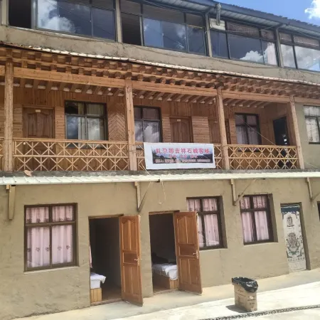 Zha Ga Na Jixiang Shicheng Chinese Inn Отели в г. Диебу